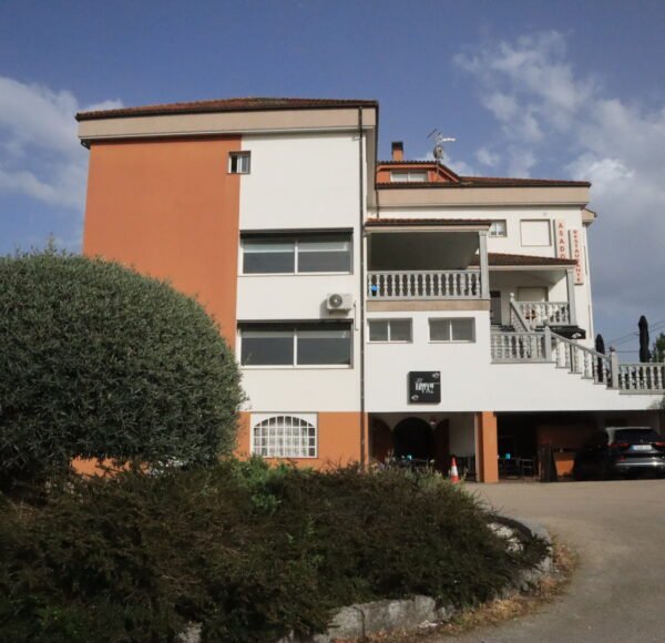 HOTEL RESTAURANTE OS CARACOLES