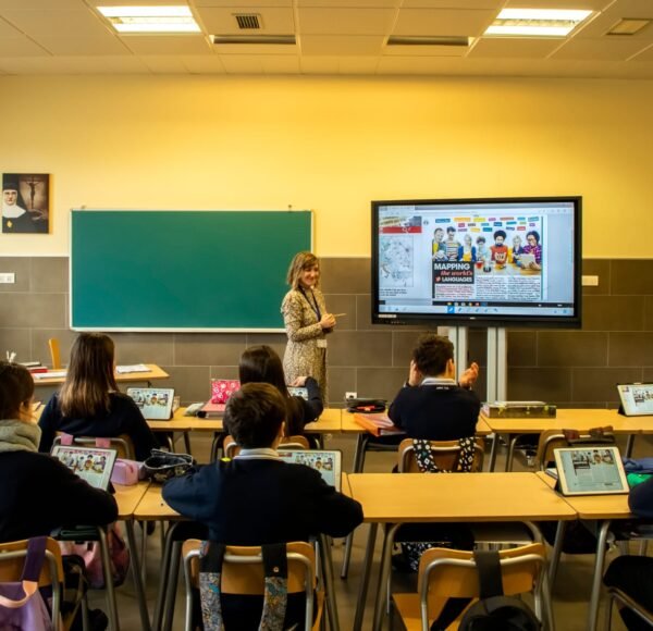 COLEGIO MIRAFLORES